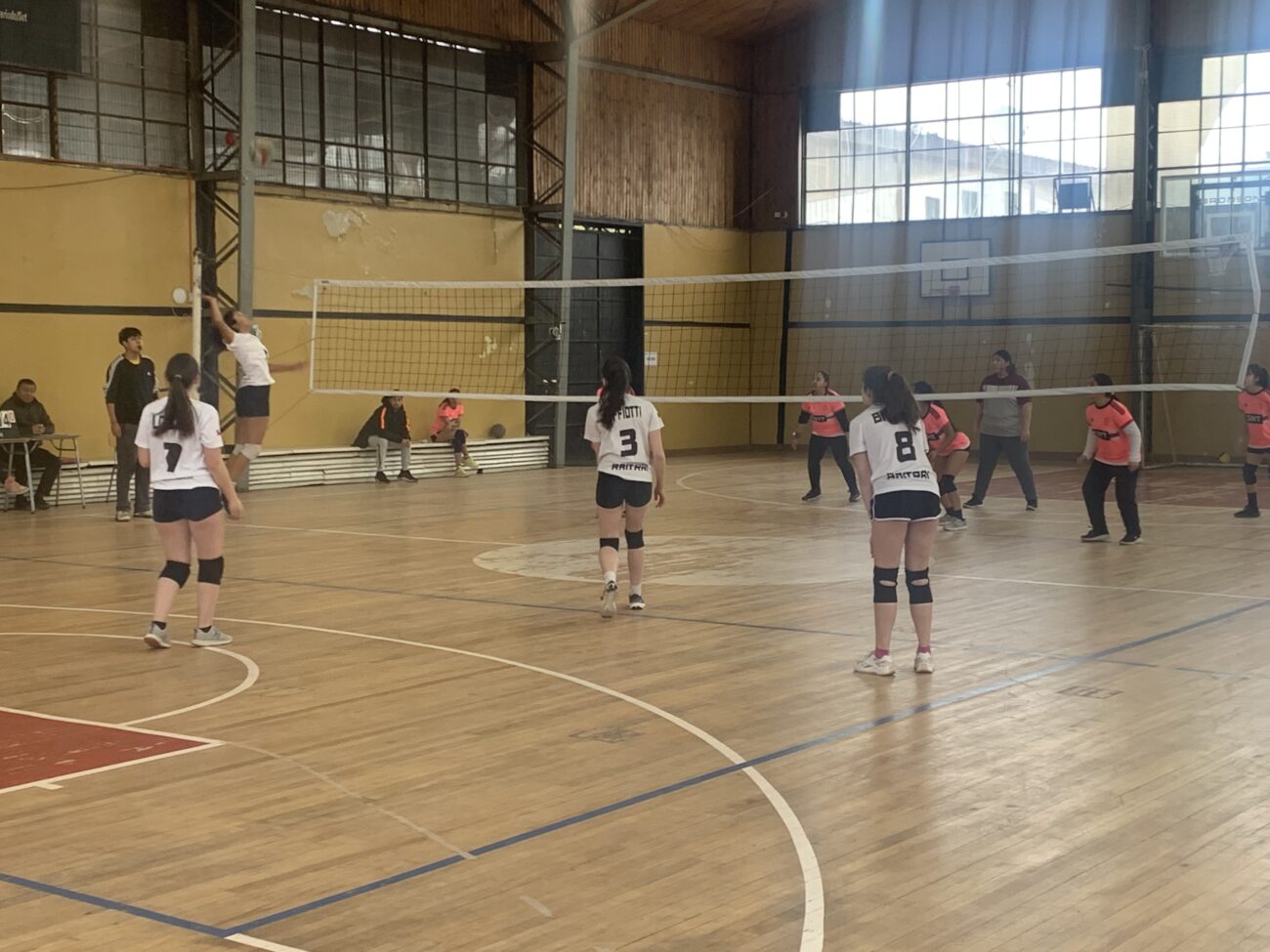   VOLEIBOL ESCOLAR DE PUCÓN BUSCA SUS REPRESENTANTES PARA EL PRÓXIMO PROVINCIAL – Website de la Municipalidad de Pucón