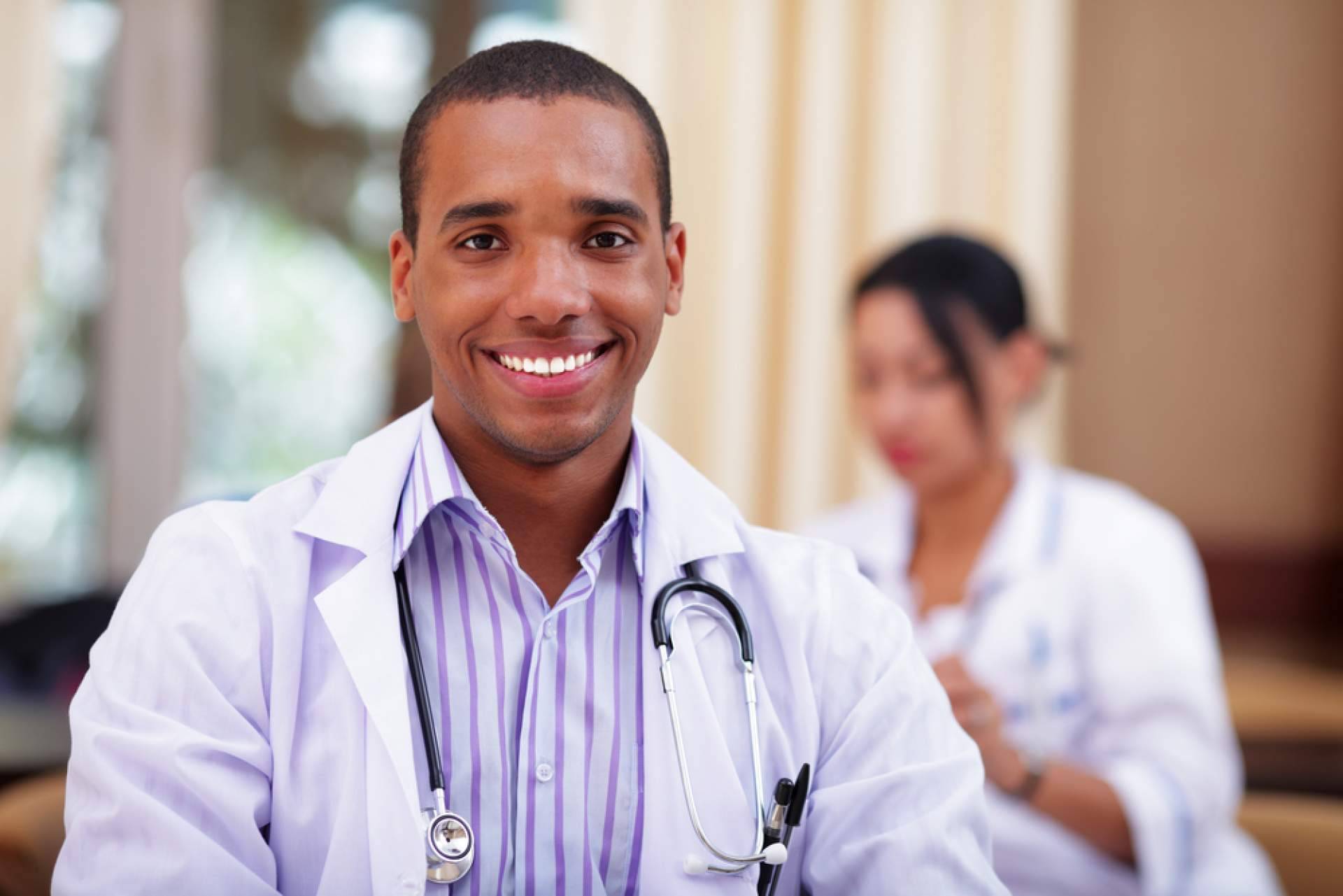 Seguro de responsabilidad civil médica, protección esencial para profesionales de la salud