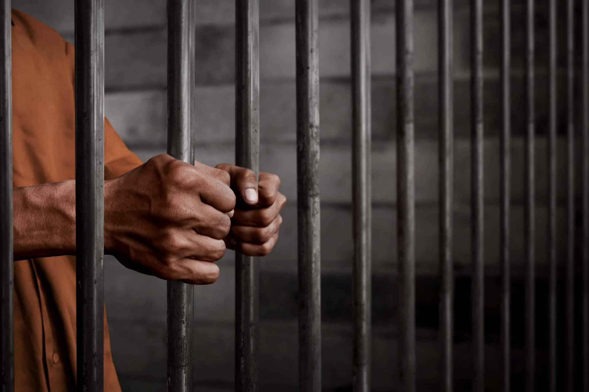Datos prácticos para evitar engaños al seleccionar una defensa penal, por Defensa Manejos