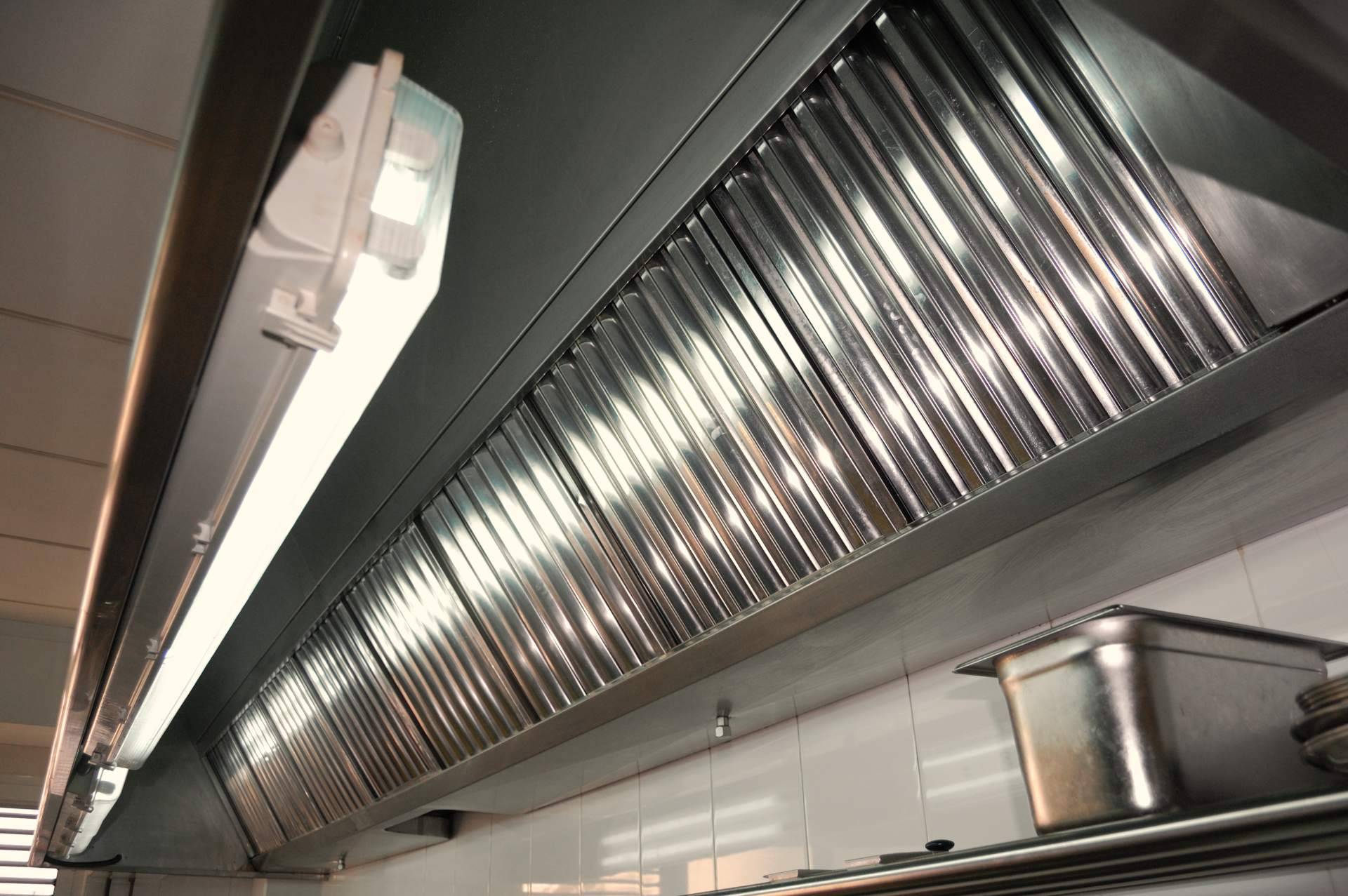 ¿Cómo se calcula una campana de cocina para restaurantes?