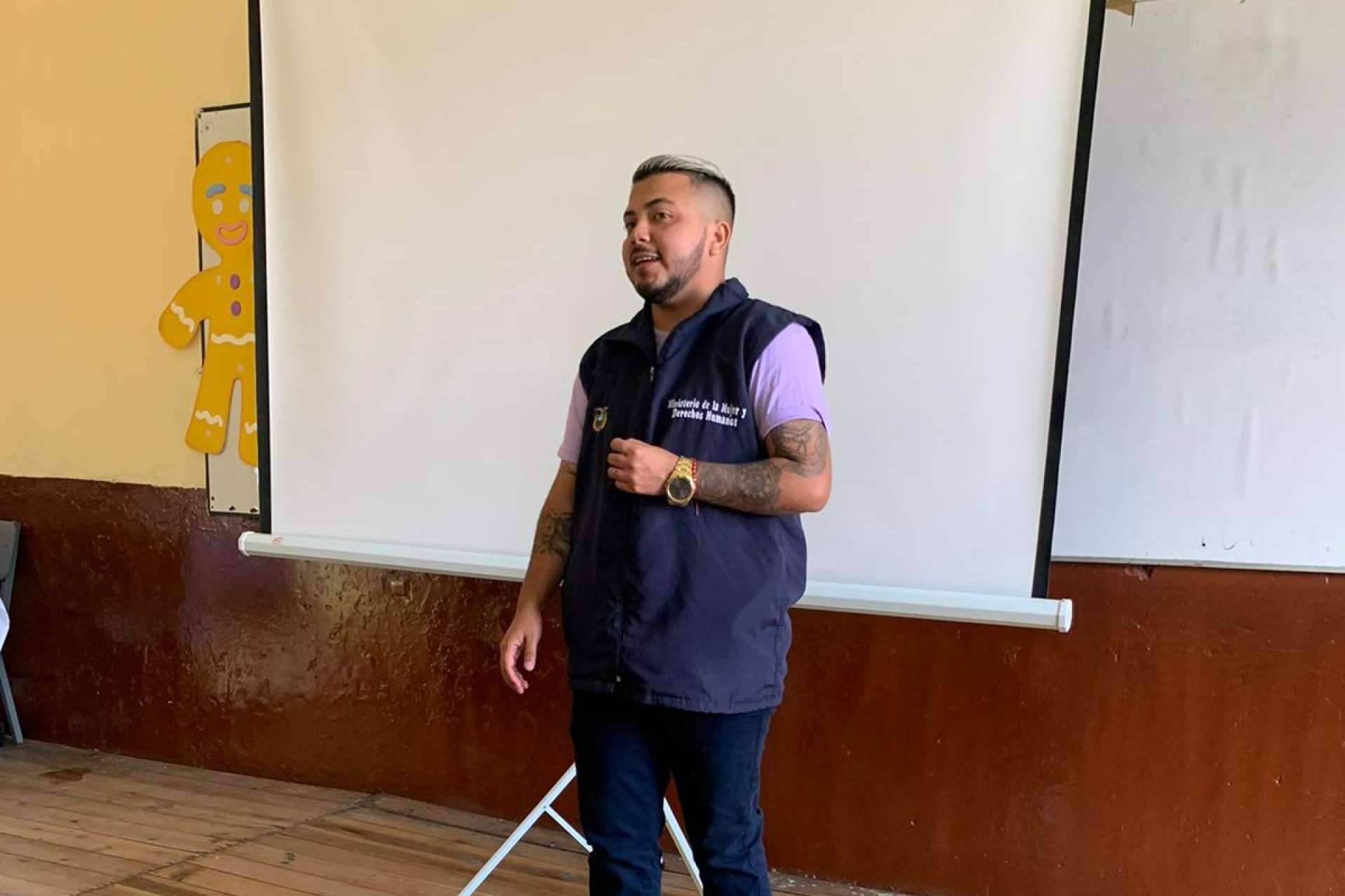 El Ministerio de la Mujer de Ecuador no cumple con la sentencia que obliga a pedir disculpas públicas al capacitador LGBTIQ+