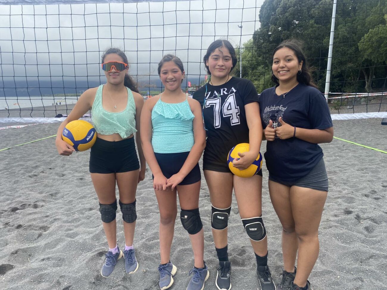 CON CAMPEONATO DE VOLEIBOL PLAYA SUB 17 PUCÓN CELEBRA SU ANIVERSARIO 141 – Website de la Municipalidad de Pucón