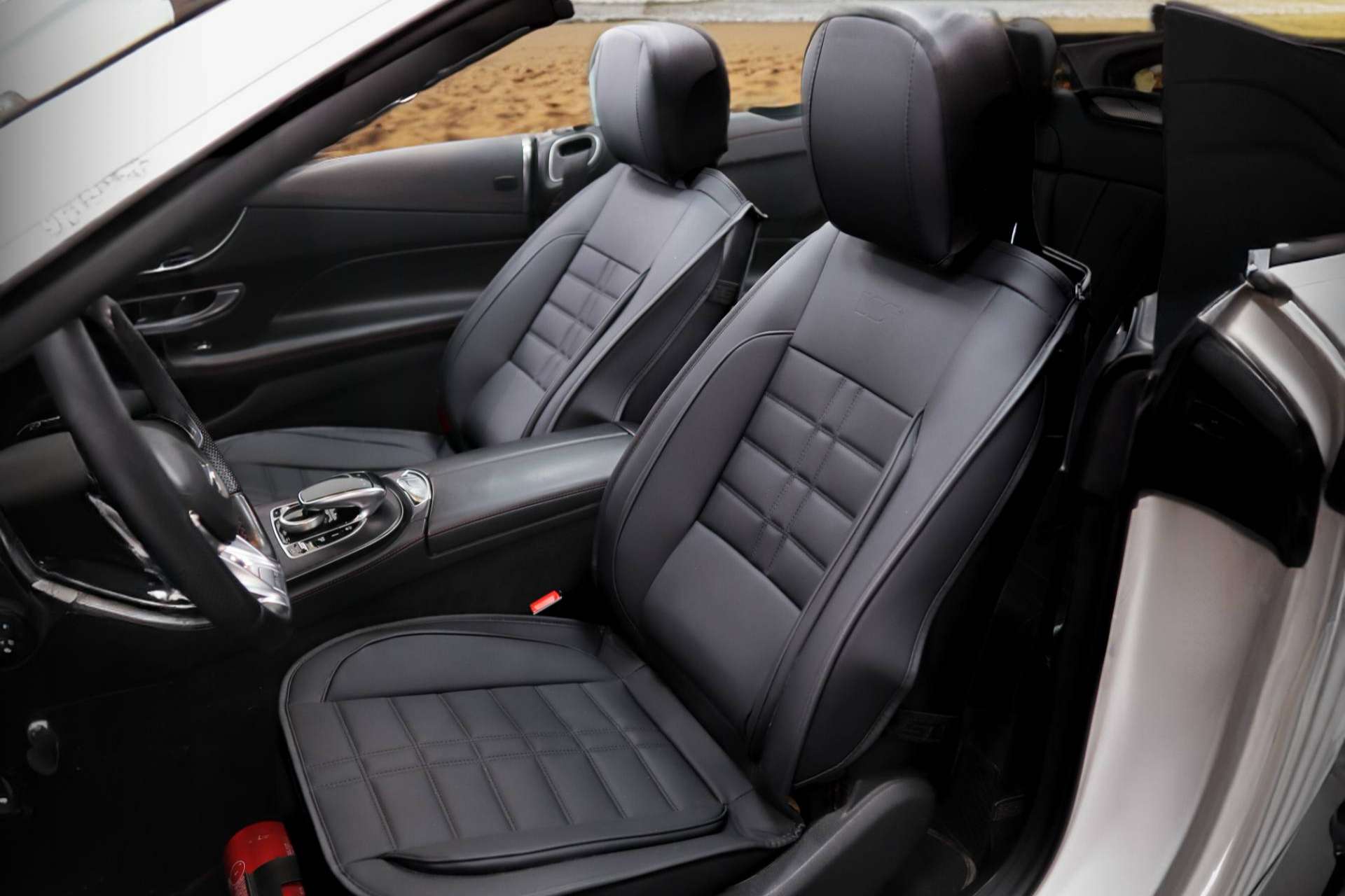 Las fundas de asiento y los pisos de goma de Wagen Covers protegen el interior de los vehículos del desgaste