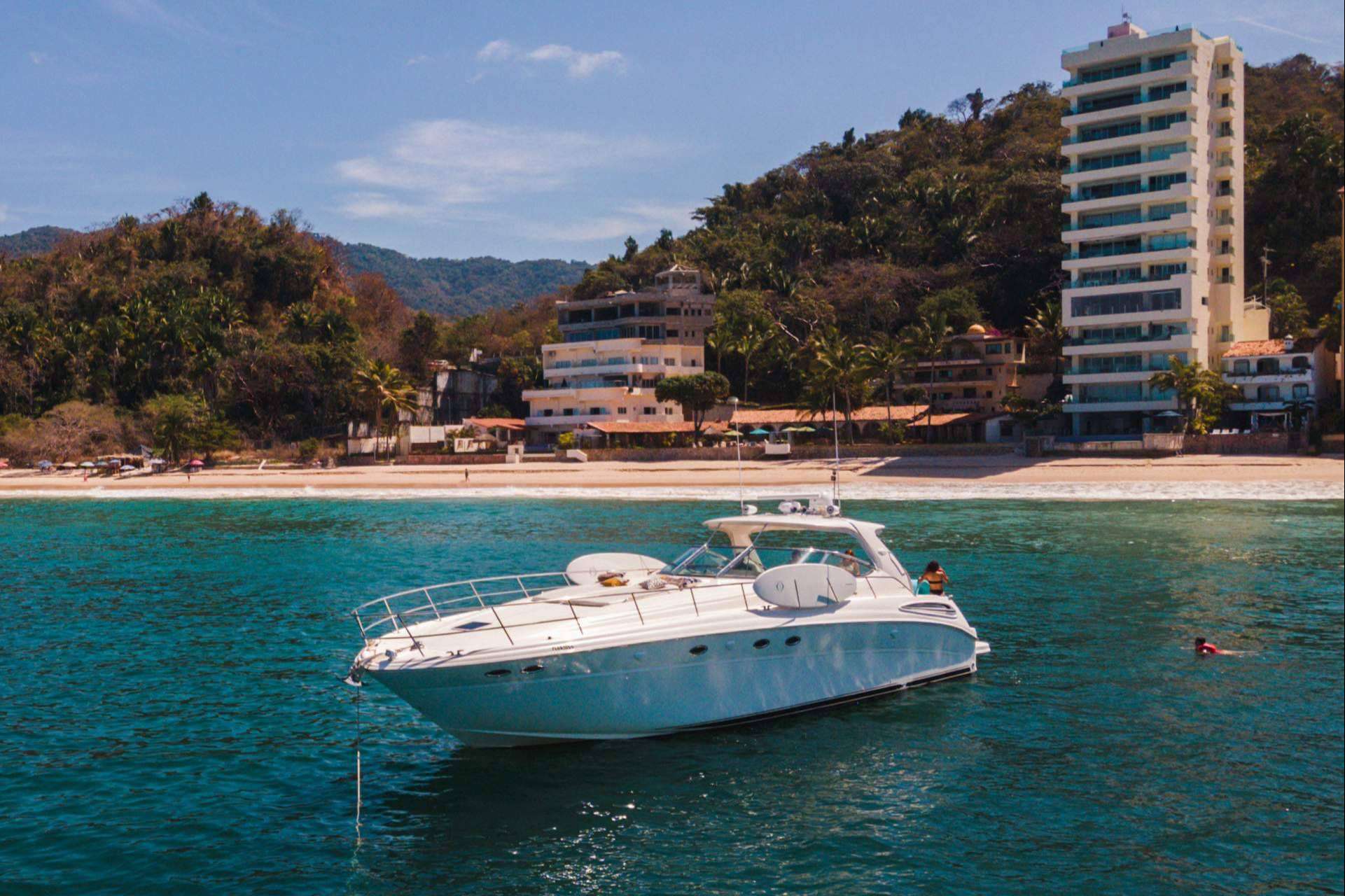 Explorando la renta de yates en Puerto Vallarta de la mano de Yatezzitos